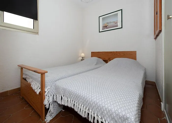 T2 Pour 4 Pers, Bord De Mer, Clim, Parking - Fr-1-803-13